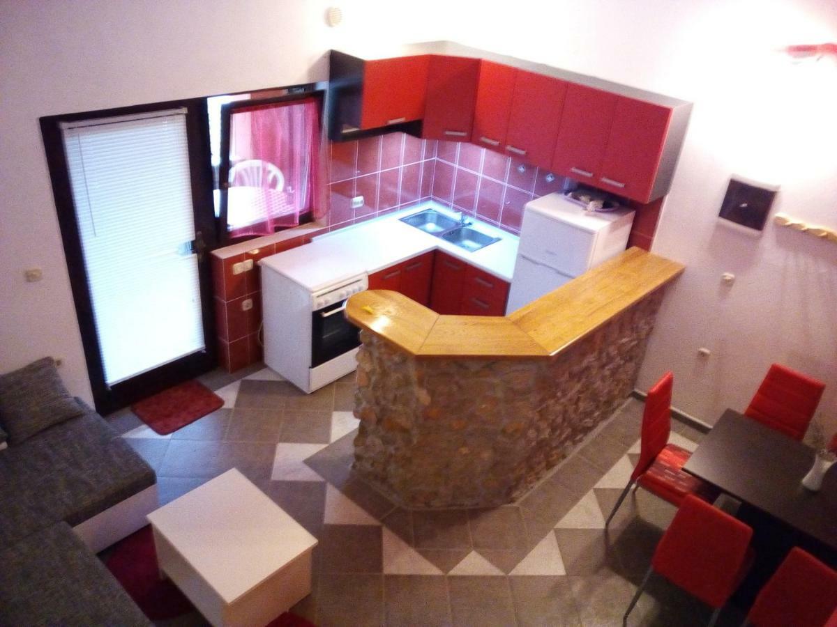 Studio Apartman Hrast Seline Exterior photo