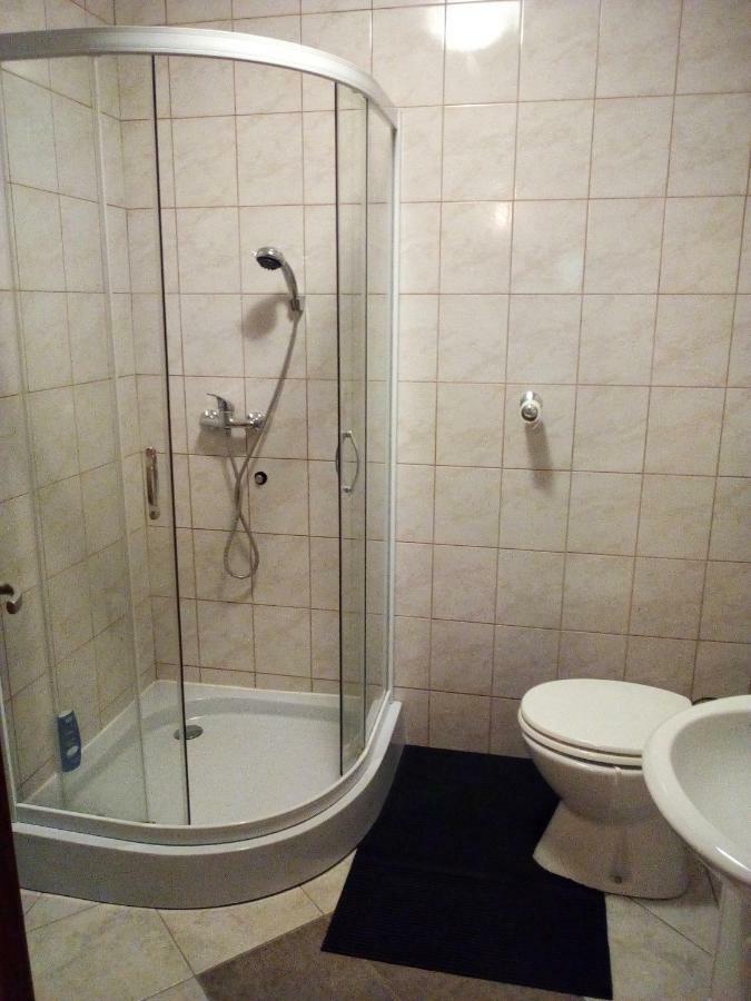 Studio Apartman Hrast Seline Exterior photo