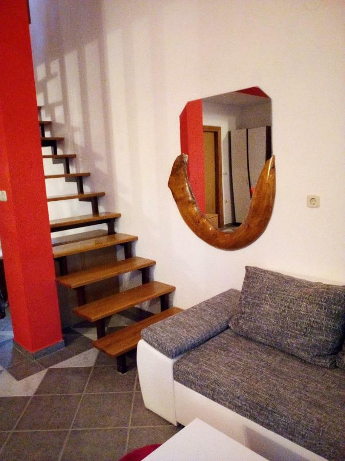 Studio Apartman Hrast Seline Exterior photo