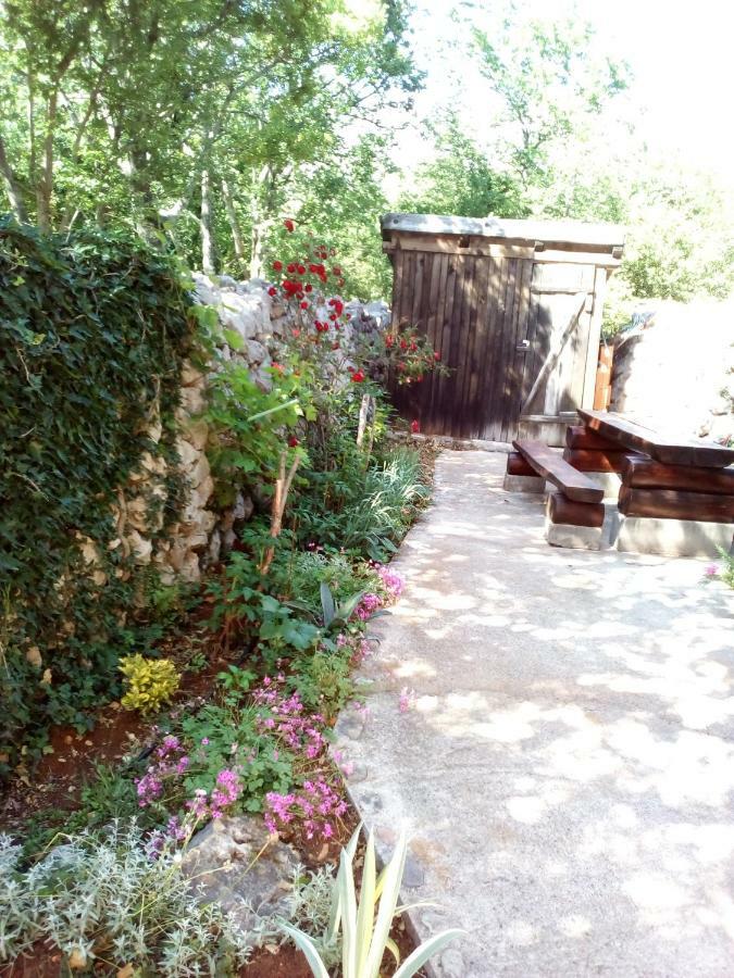 Studio Apartman Hrast Seline Exterior photo