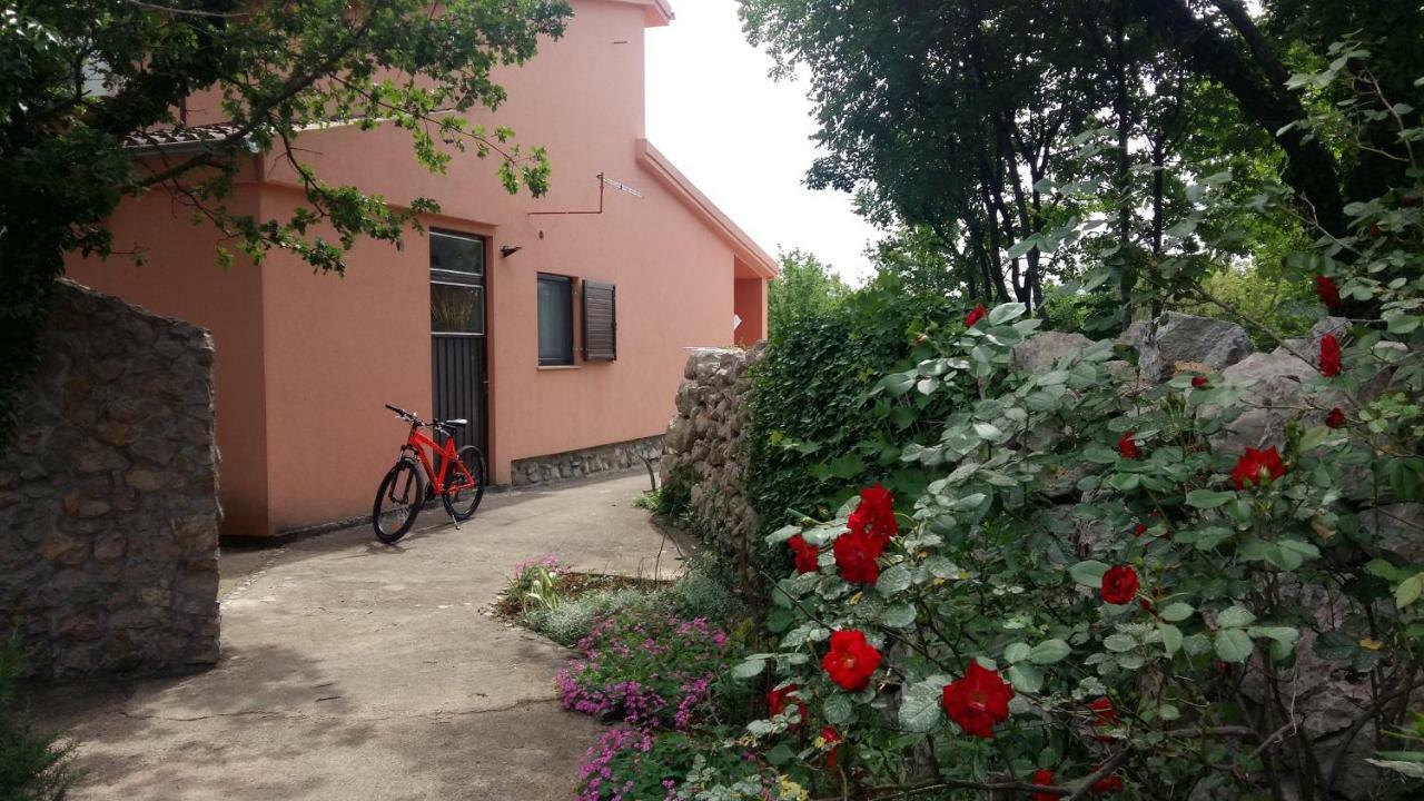 Studio Apartman Hrast Seline Exterior photo