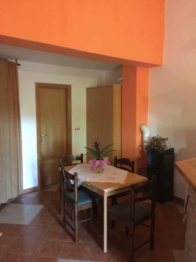 Studio Apartman Hrast Seline Exterior photo