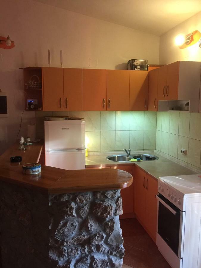 Studio Apartman Hrast Seline Exterior photo