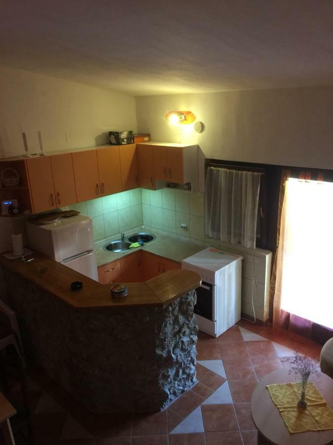 Studio Apartman Hrast Seline Exterior photo